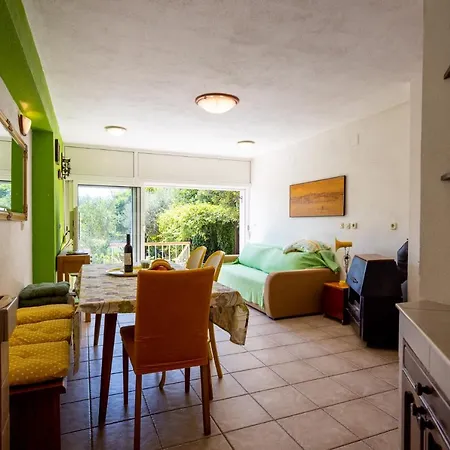 Maris * Sveti Filip i Jakov