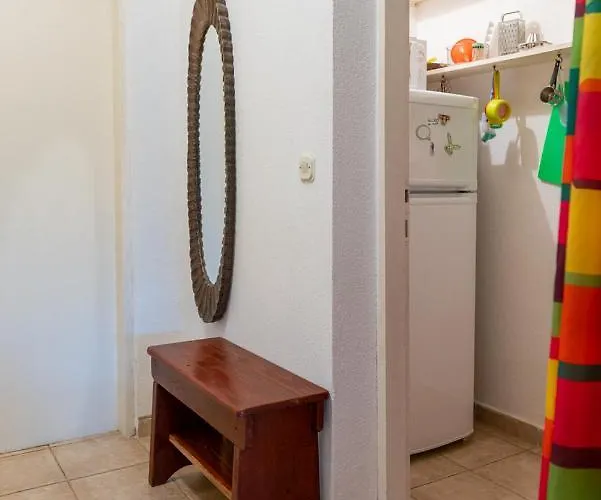 Maris Apartment *