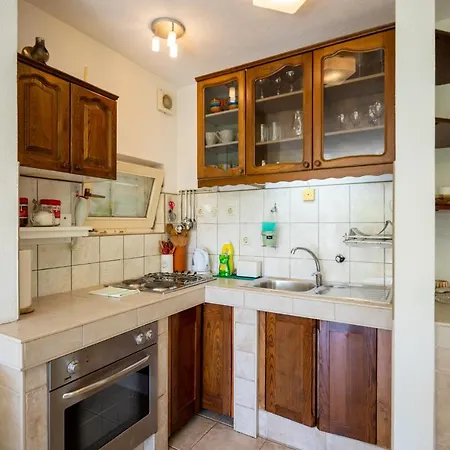 Maris Apartment *