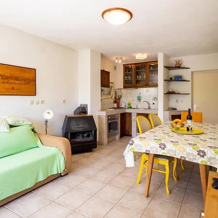 Maris Apartment